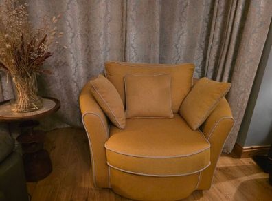 Swivel chair