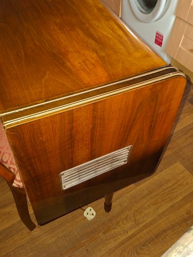 Large Antique Valve Radio and Record Player with Magic Eye, Beautiful Furniture, Collection Only. I got channels on the radio