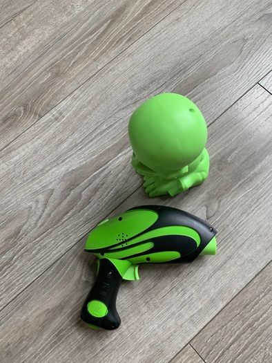 Toy bat and toy gun if you want to know how to play read the description below.