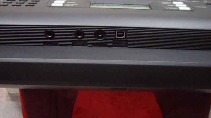 Yamaha PSR-E373 Keyboard