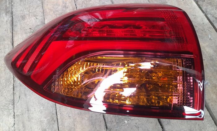 Genuine Hyundai Tucson Rear Bumper & L/H Outer Taillight