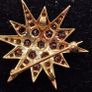 Vintage 9ct yellow gold garnet brooch Image 5