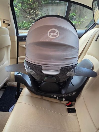 Cybex Cloud T Car Seat And ISOFIX Base