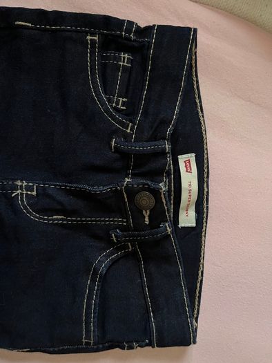 New Levis jeans 4 years old
