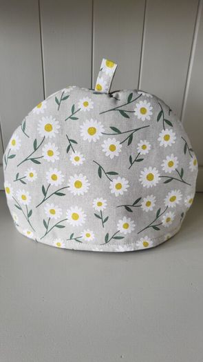 Tablecloths. Round, rectangular.  Matching tea cosy.