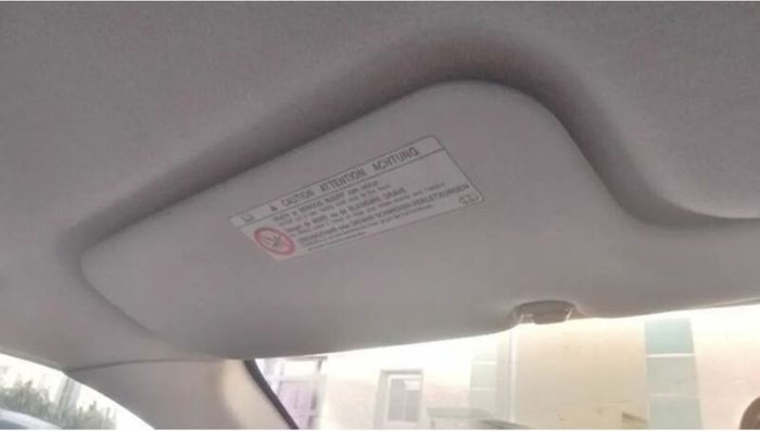 Toyota Corolla E11 97-02 Light Grey Beige Drivers Side & Passengers Side Sun Visors
