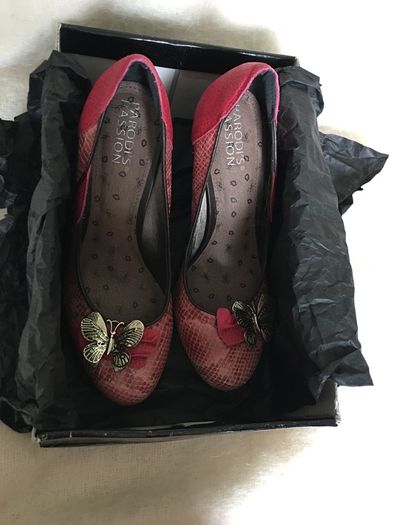 SHOES - Parodis Passion High Heels. Size 39 (6)