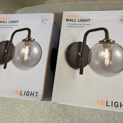 2 Wall Lights