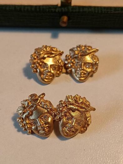 A Stunning pair of Mid Nineteenth Century Gilt Silver Cufflinks with Diamond Eyes