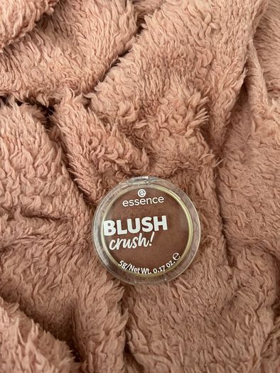 essence BLUSH crush! Powder Blush Shade 10 Caramel Latte (Swatched Once)
