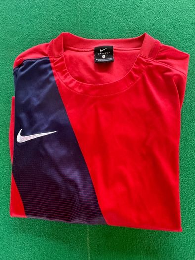 Nike elasric t-shirt sportswear top size S