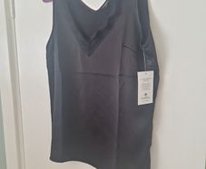 New Lisa& Co black cami top