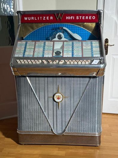 Wurlitzer 2410  1960 Fully Functional  Complete Collectors Piece