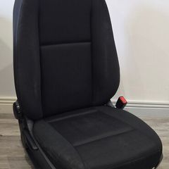 w907 driver seat