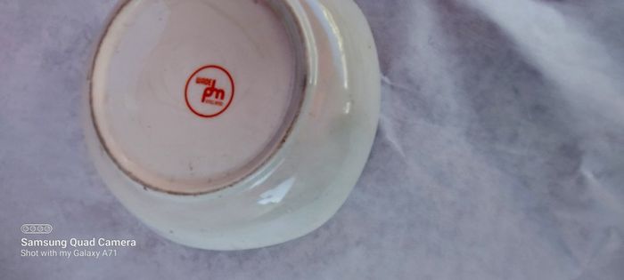 carslberg ashtray,,good condition,,pitting on glaze,,overall good, thank you, collectors item, handy for man cave, home bar etc, if buyer collects cheaper .take as is .