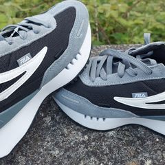 Fila Boys Trainers Size 4 uk/37.5 Eur. New.