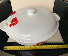 Aynsley Meadow serving bowl with lid