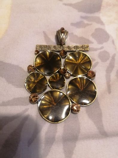 Nice pendant very dressy