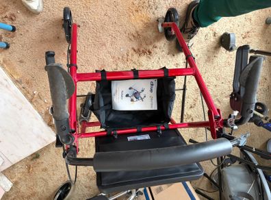 Drive DeVilbiss 4-Wheel Rollator Walker with Seat & Storage