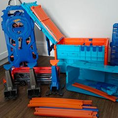 hot wheels track and garage