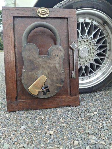 Oversize working lock