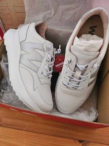 Brand new Wonders Trainers