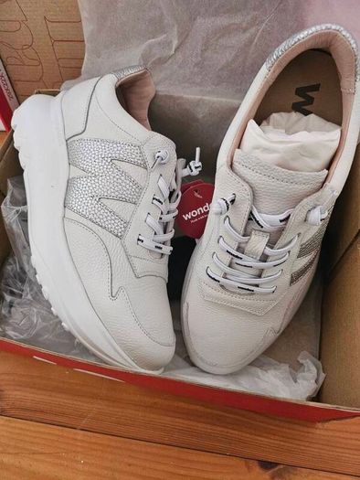 Brand new Wonders Trainers
