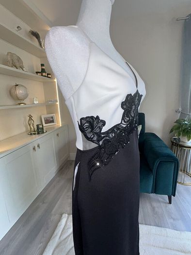 Reduced: Brand-New Stunning Black-and-White Lipsy Dress