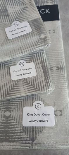 Bedeck King Size duvet cover and 2  Pillowcases and 1 Pair of 90x90 curtains