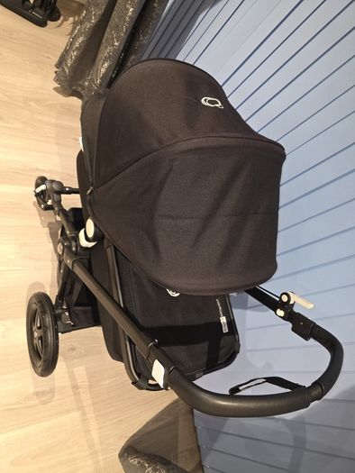 Immaculate Bugaboo Cameleon 3 plus with car seat and Isofix base