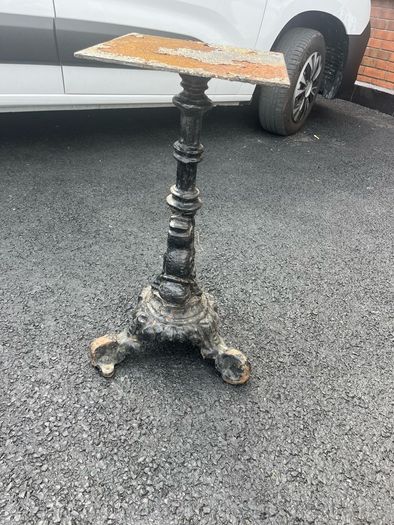 Cast iron table stand