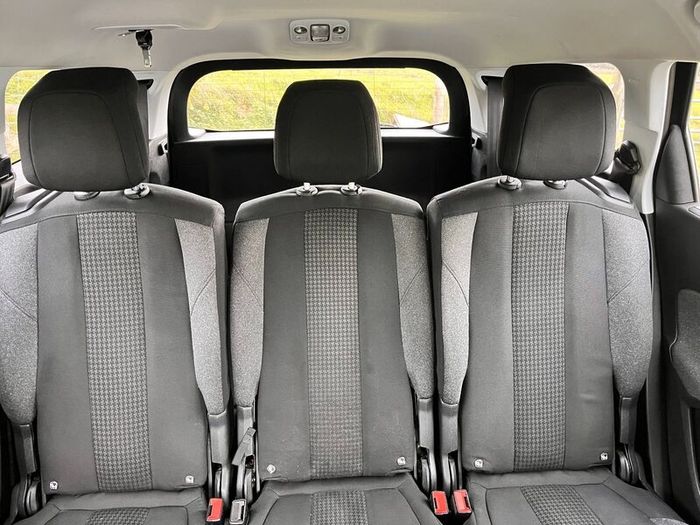 201 Peugeot 5008 1.5 Blue HDi - 7 Seater