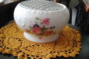 Royal Crest Rose Bowl With Metal Frog