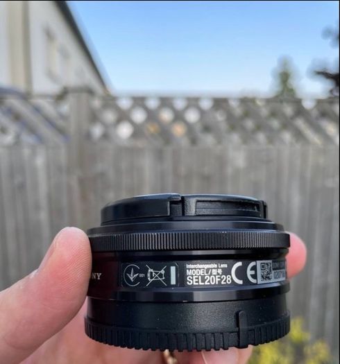 Sony Sel20f28