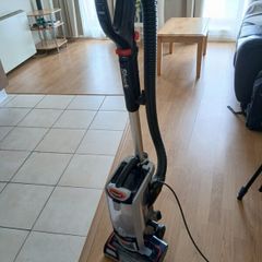 Shark Hoover / Vacuum Cleaner