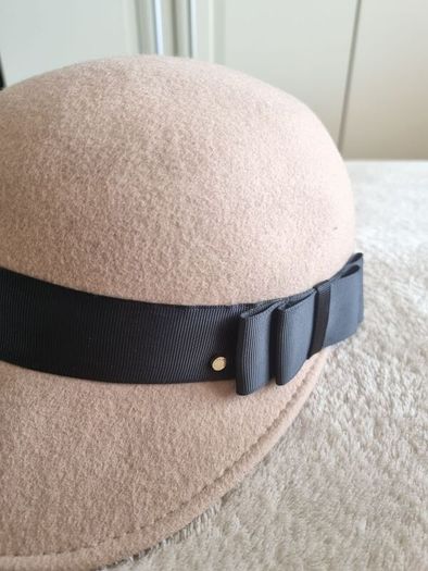 Ted Beker hat