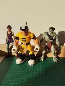 mix of 90s and early 2000s action figures 10 each