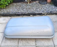 Roof box