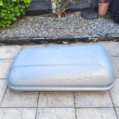 Roof box
