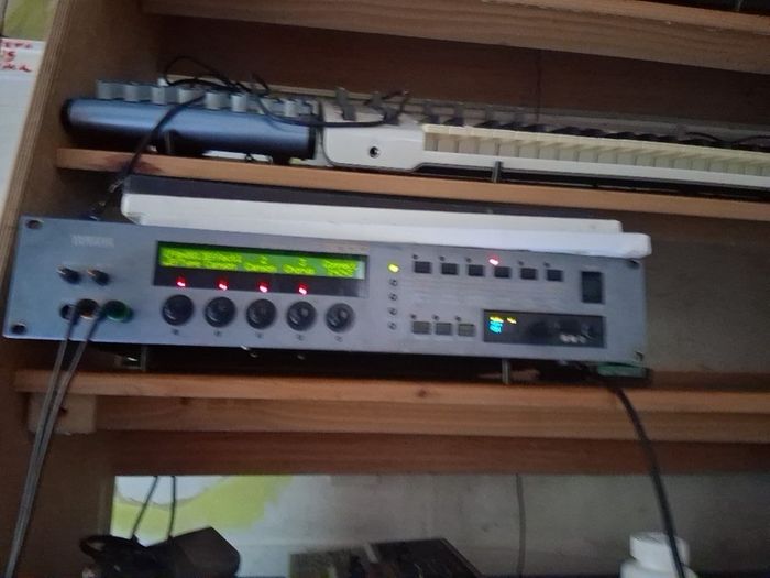 Yamaha A3000