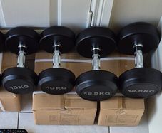 2xbrand new sets of dumbbells 2x12.5kg, 2x10kg