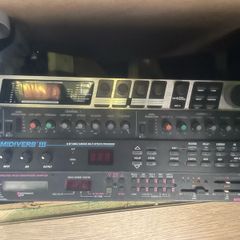 Effects units analog , rack mounted