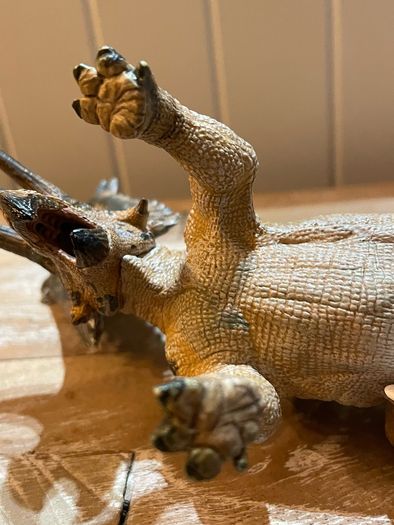 Papo Pentaceratops dinosaur figurine new