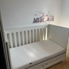 Cot bed