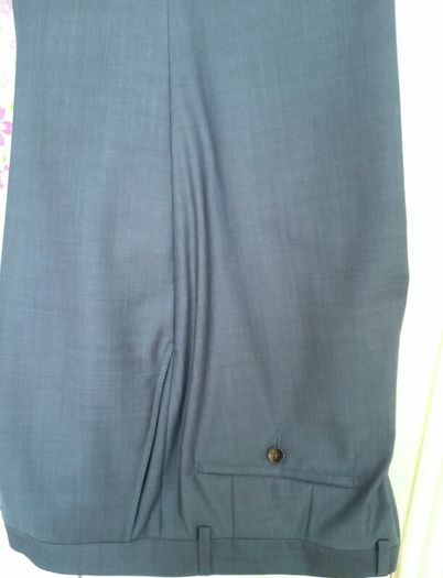 Brand new suit.Size 44R