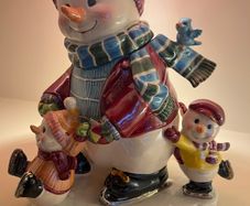 Waterford Crystal Christmas musical biscuit barrel.