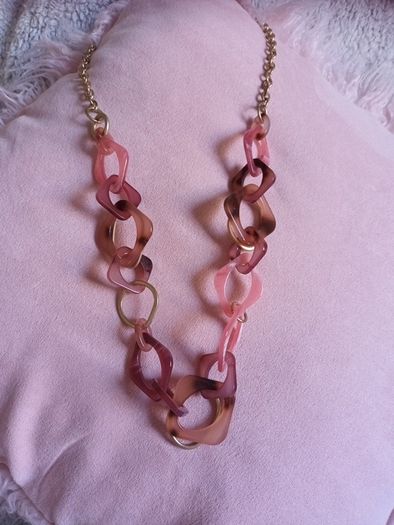 Shades of Pink long necklace