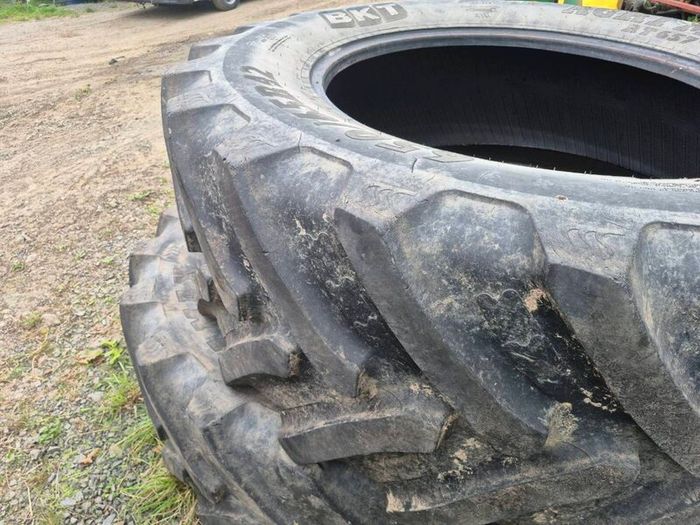 Tyres 650/65R32