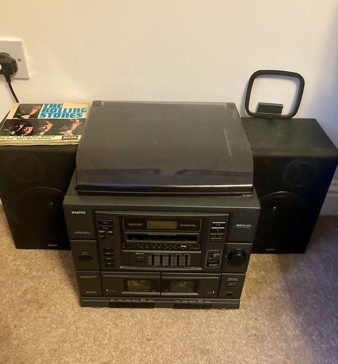 1990s Sanyo Stereo