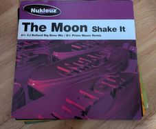 The moon - shake it